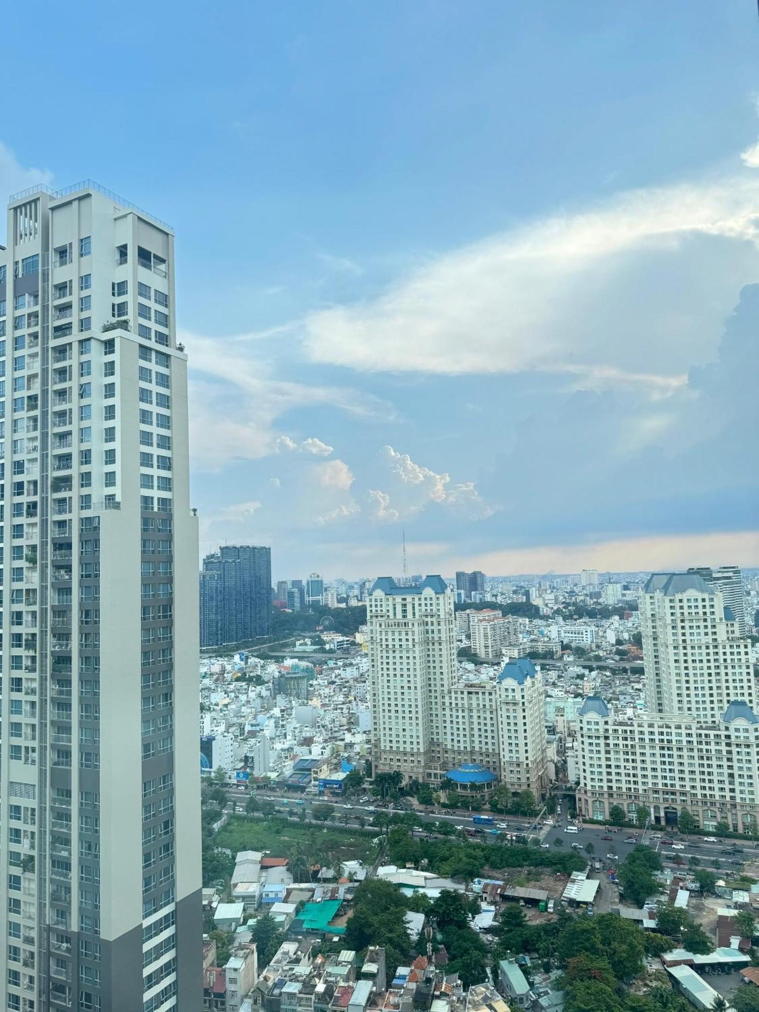 Landmark Luxury Residence - Luna Apartment Хошимин Екстериор снимка